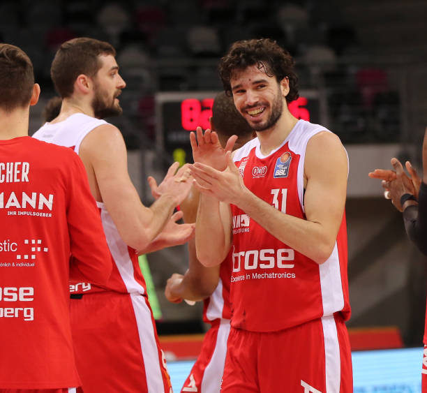 闯入泰国大 闯入泰国大